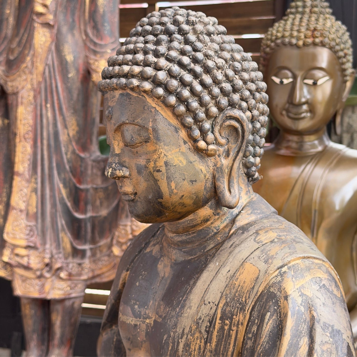 Japanese seated Buddha in bronze, collector catalogue view 09