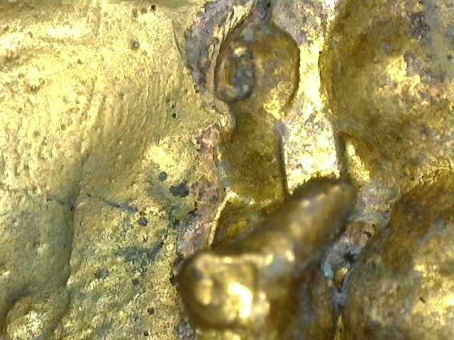 Microscopic study of surviving historic gilding on the antique Japanese bronze Buddha