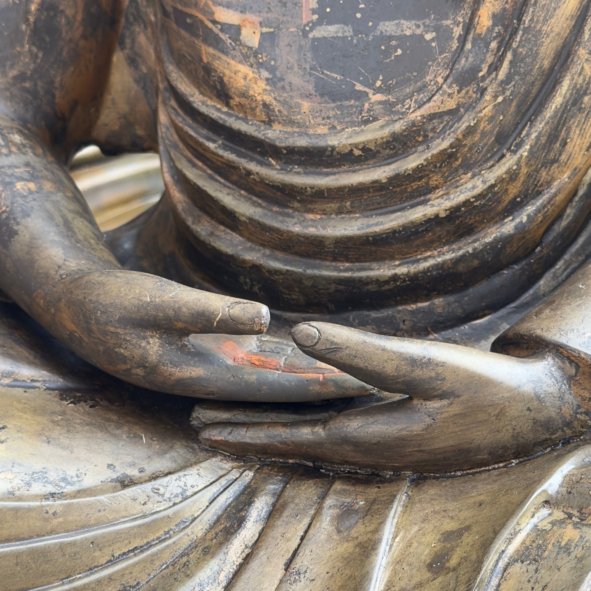 Historic gilding remnants on the large Japanese bronze Buddha, catalogue view 11