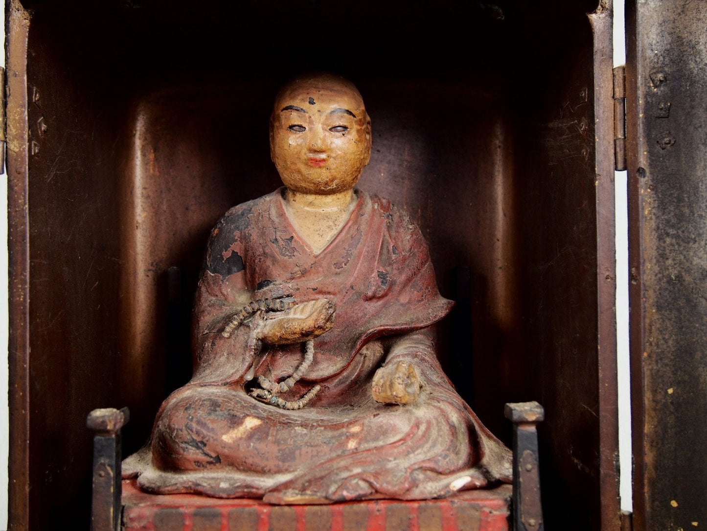 Houten boeddhistisch beeld uit Japan
