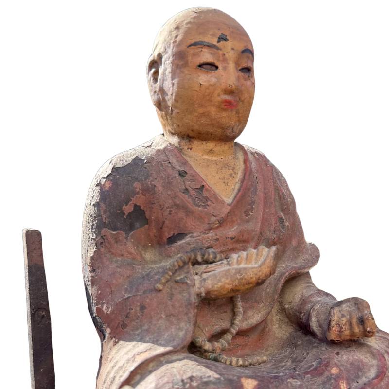 Antieke sculptuur uit Japanse tempel
