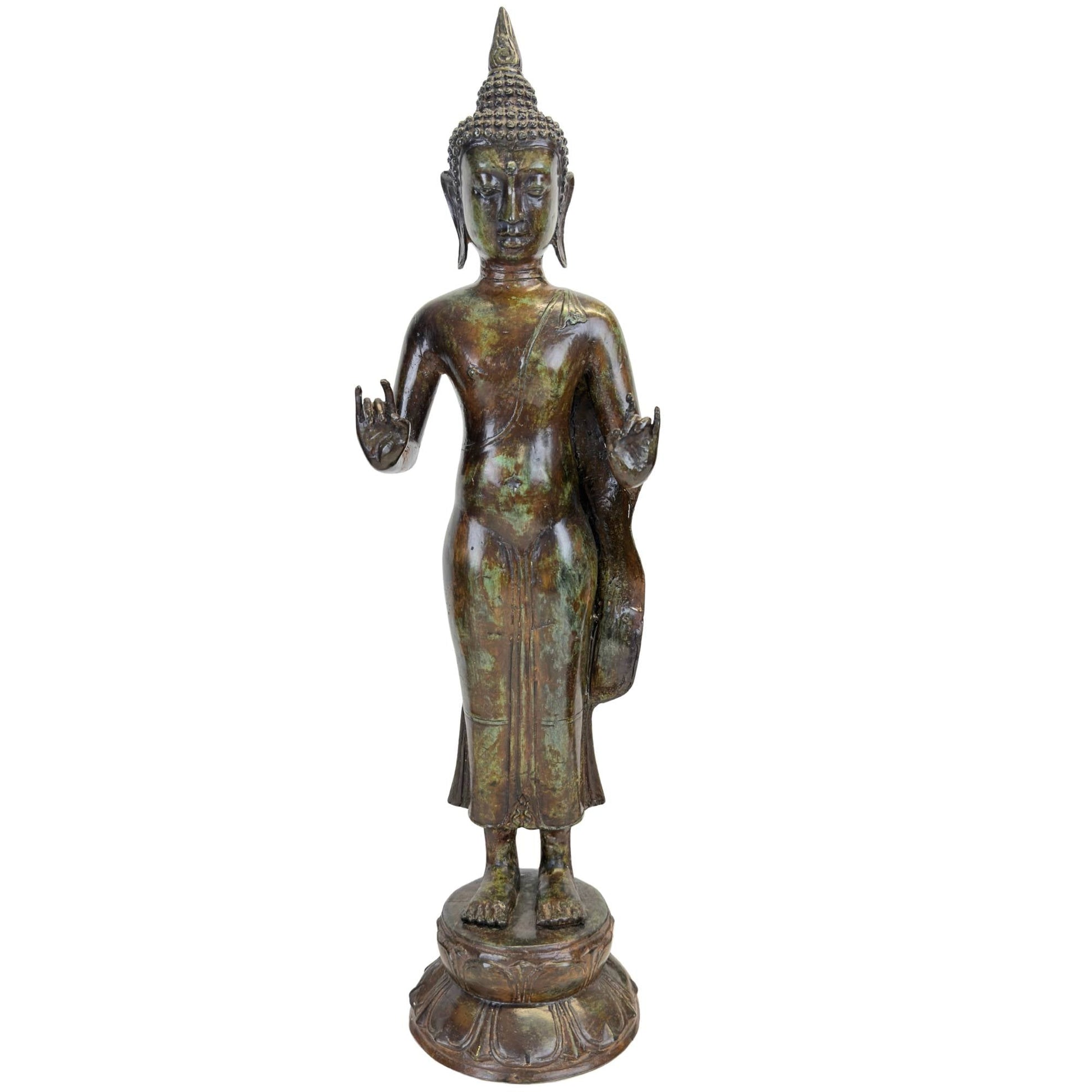 Vooraanzicht van de antieke Javanese Boeddha in Majapahit Revival-stijl, 58,5 cm hoog.