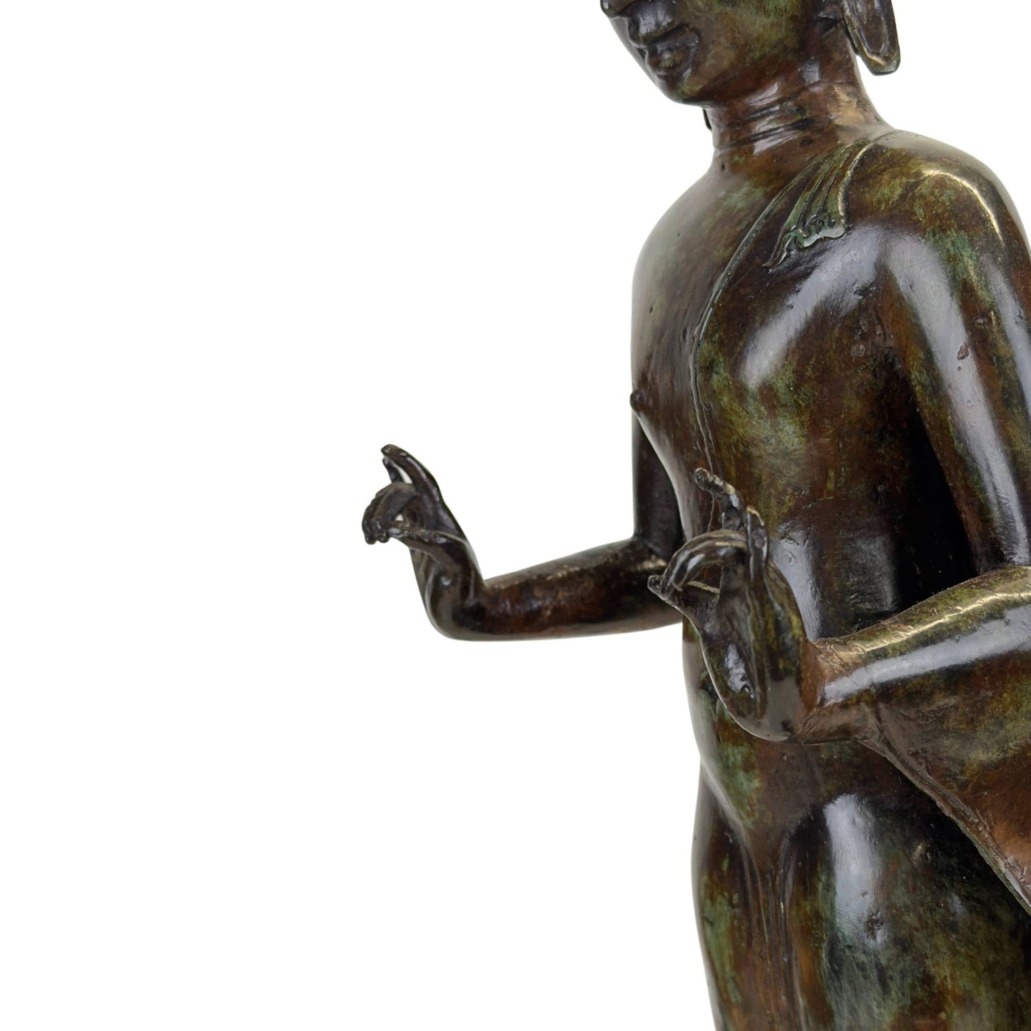 Detailopname van de kruin en de klassieke Javanese haardracht met restanten van prada.