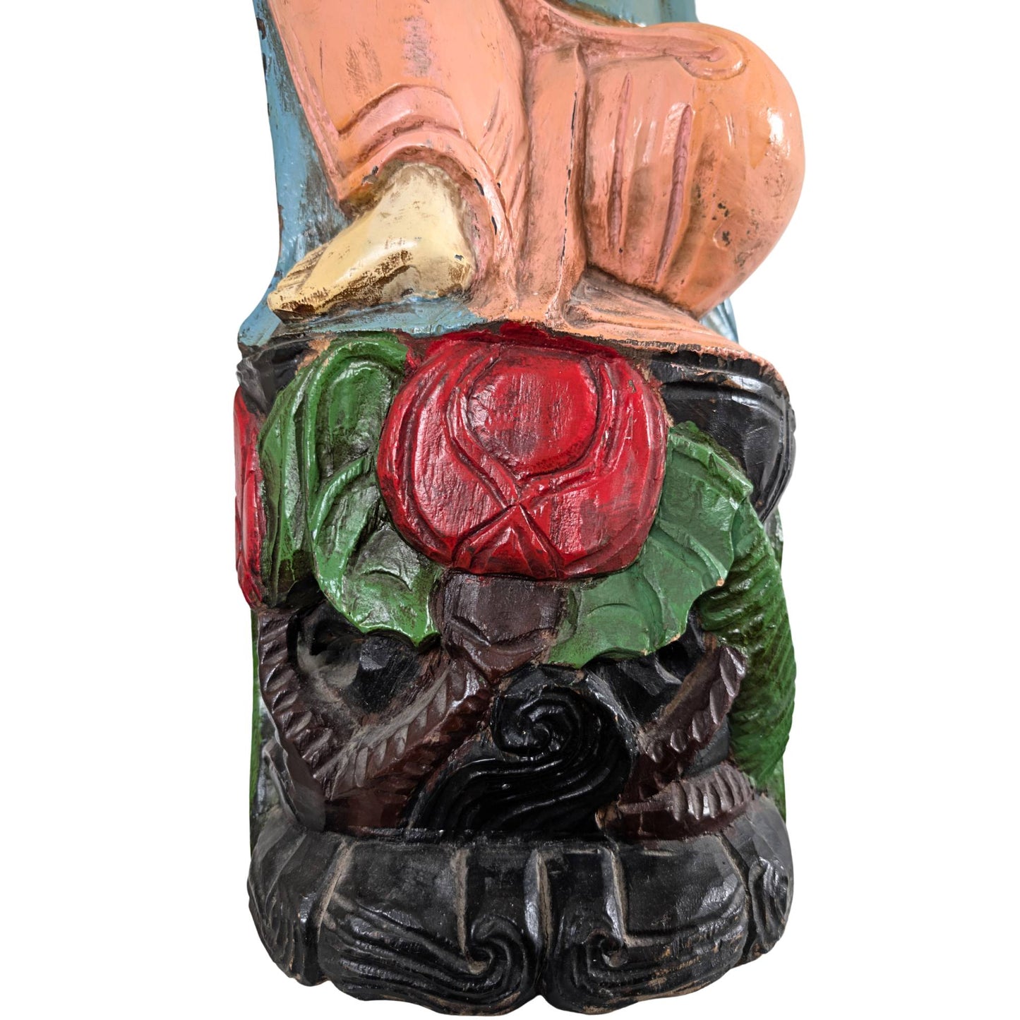 Kwanyin beeld van kamferhout met oude beschildering