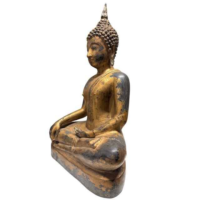 Large Old Thai Buddha – Bronze with Gilt Traces, 59 cm – opposite three-quarter front view