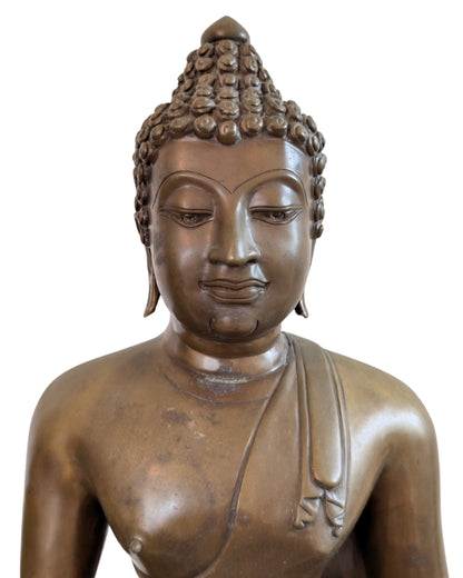 Large Thai Ayutthaya-Style Buddha – Heavy Brass, 49 cm – close view of the upper section