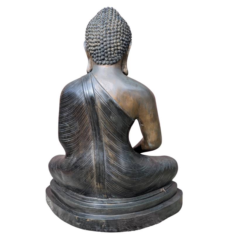 Robe modelling on the large Thai gilt bronze Buddha