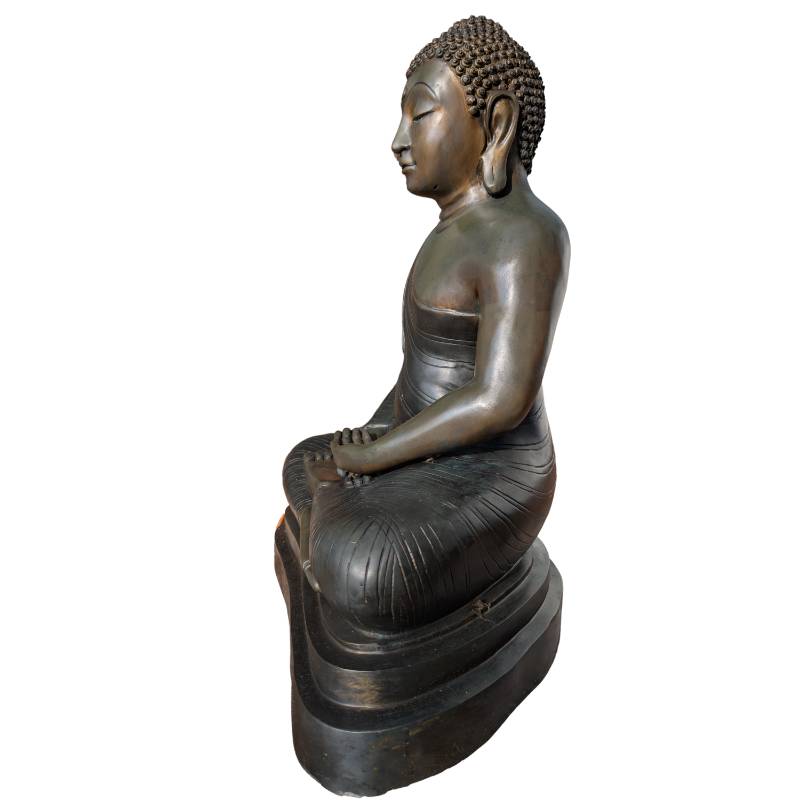 Surface wear and gilding on the large bronze Buddha