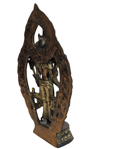Tall crown and intricate jewellery on the Tara figure