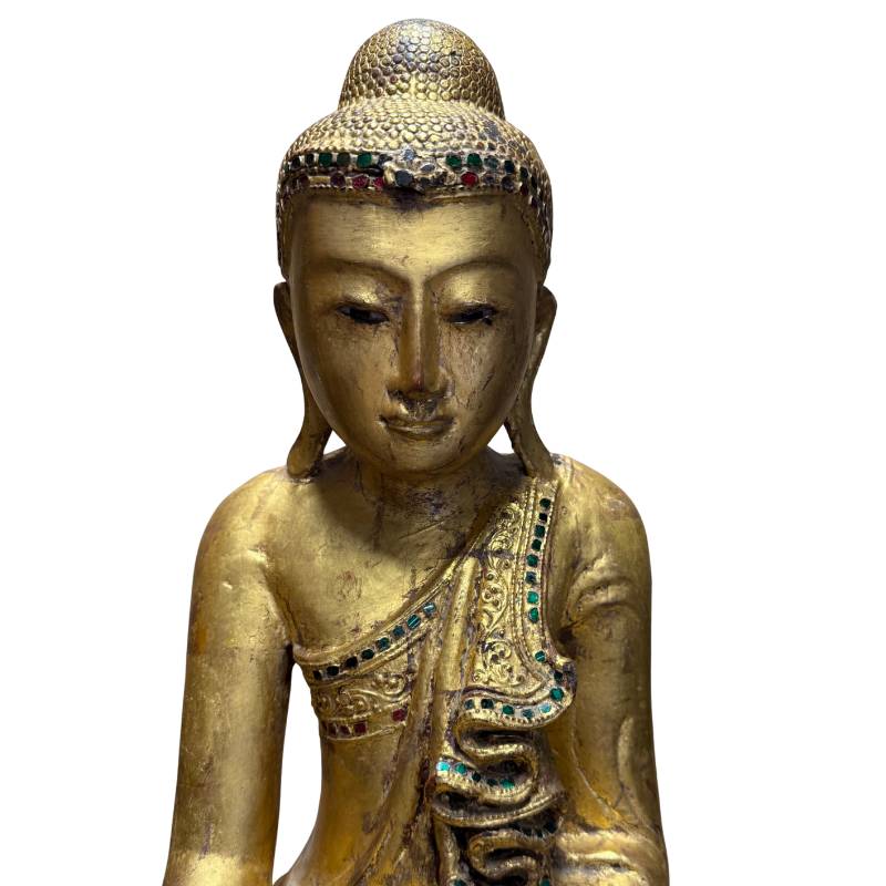Mandalay Boeddha beeld met oud collectienummer en historische verzameluitstraling
