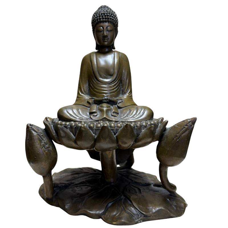Massief bronzen Boeddha op lotusbasis als symbool voor rust, meditatie en innerlijke balans