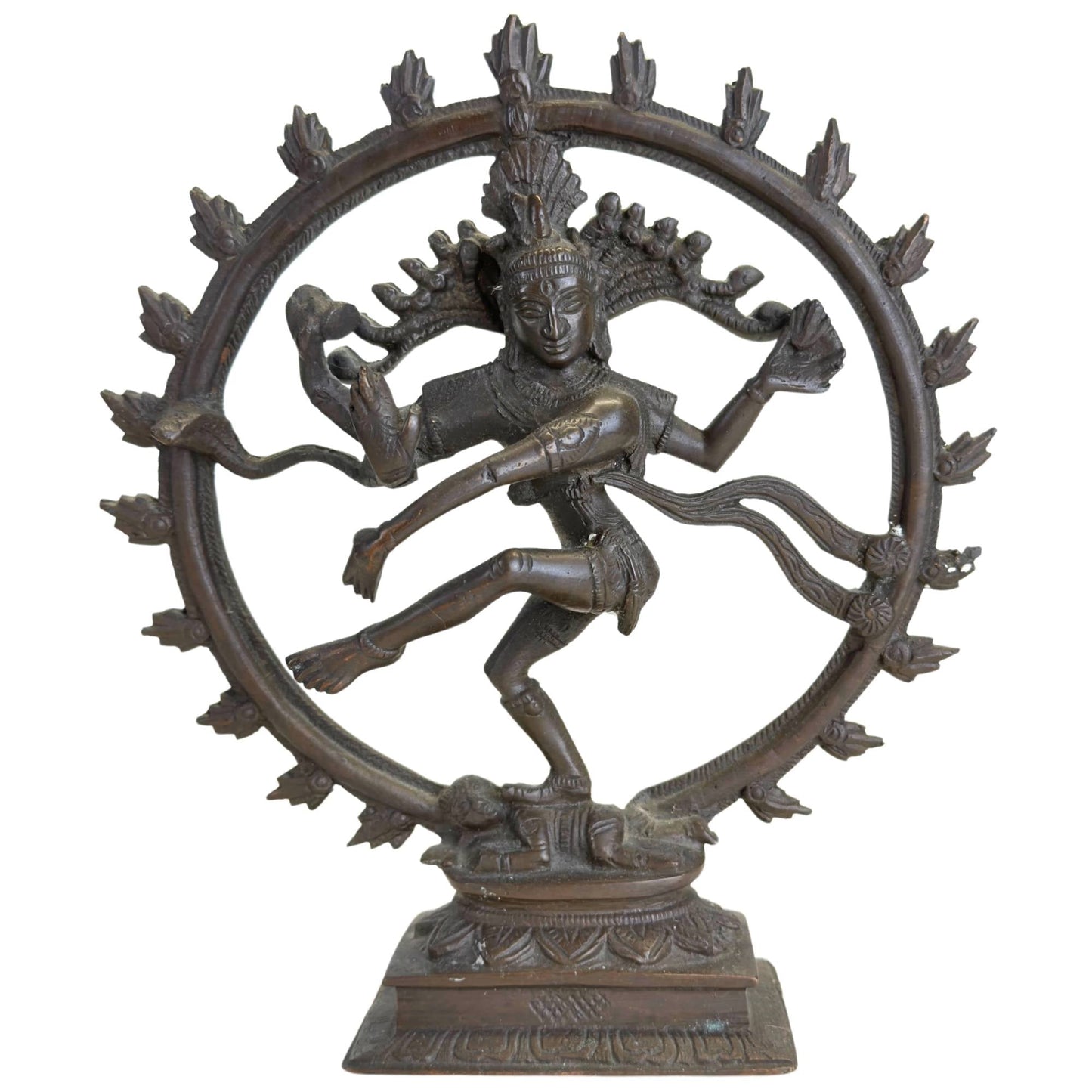 Massief bronzen Shiva Nataraja beeld met kosmische vlammenkrans en klassieke Ananda Tandava houding uit India