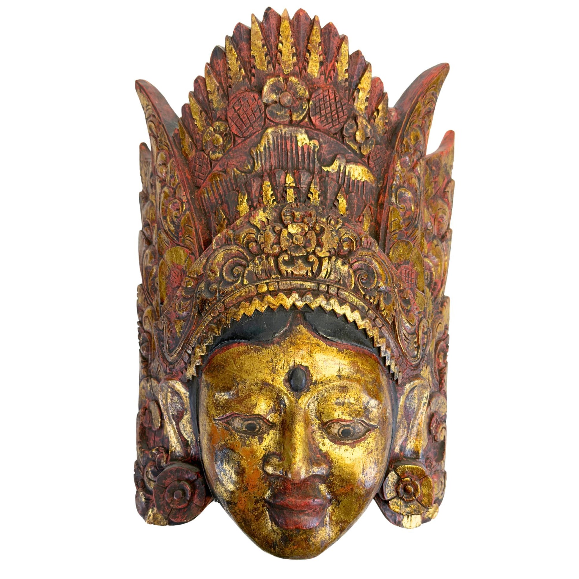 Vooraanzicht van het monumentale Balinese Topeng masker van de godin Dewi Sinta, handgesneden uit Pule-hout met authentieke Prada-bladvergulding en rode cinnaber-pigmentbasis.