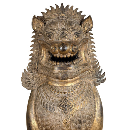 Monumental Pair of Thai Singha Temple Lions – Gilt Bronze, 103–104 cm – mounting and support detail