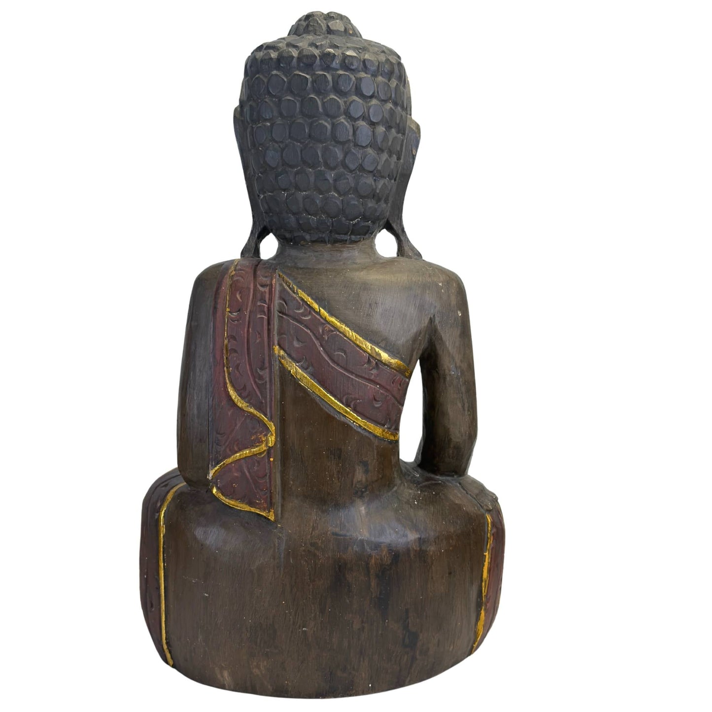Volledig achteraanzicht van de vintage houten Boeddha met de doorlopende details van de Sanghati monnikskleding en de organische nerfstructuur.