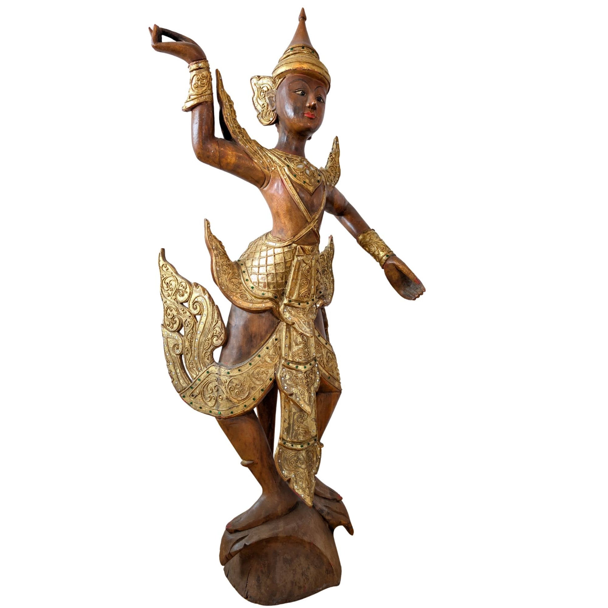 Birmese mythologische danser met bladgoud en ingelegd glas.