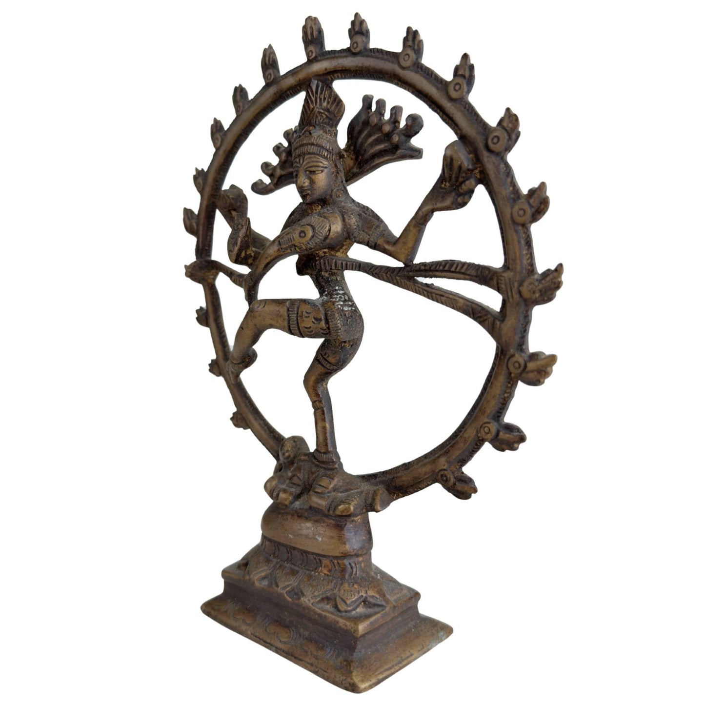 Nataraja beeld met sierlijk opengewerkt frame en vlammendecor