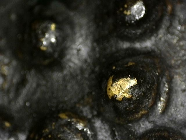 Nepalees boeddhahoofd in brons met vuurvergulding, authentiek pre-industrieel devotioneel object