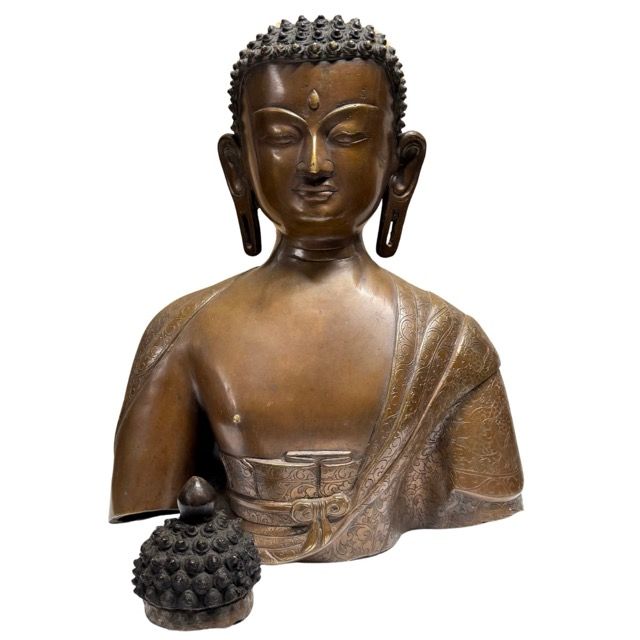 Nepalese Buddha Bust – Heavy Bronze, Patan / Newar Style, 37 cm – close view of the upper section