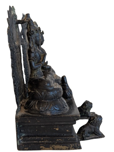 Bijzonder bronzen huisaltaar uit Nepal met de goden Shiva en Parvati als echtpaar
