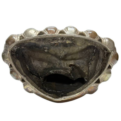 Nepalese Shakyamuni Buddha – Hand-Engraved Bronze, ca. 1920, 37 cm – close view of the central details