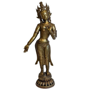 Nepalese staande Tara in vuurverguld brons op lotusbasis, 18e–vroege 19e eeuw