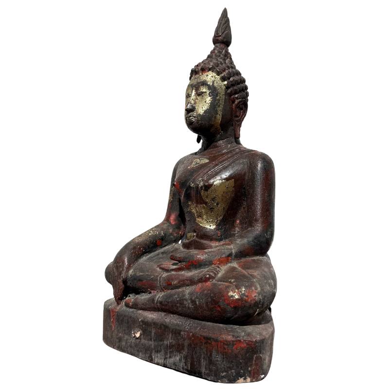Origineel patina op een antiek Birmees houtsnijwerk.