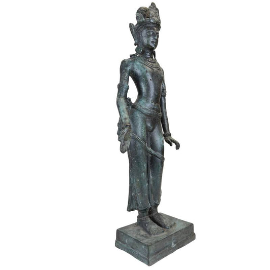 oud bronzen beeld van aziatische tempel figuur met natuurlijke patina