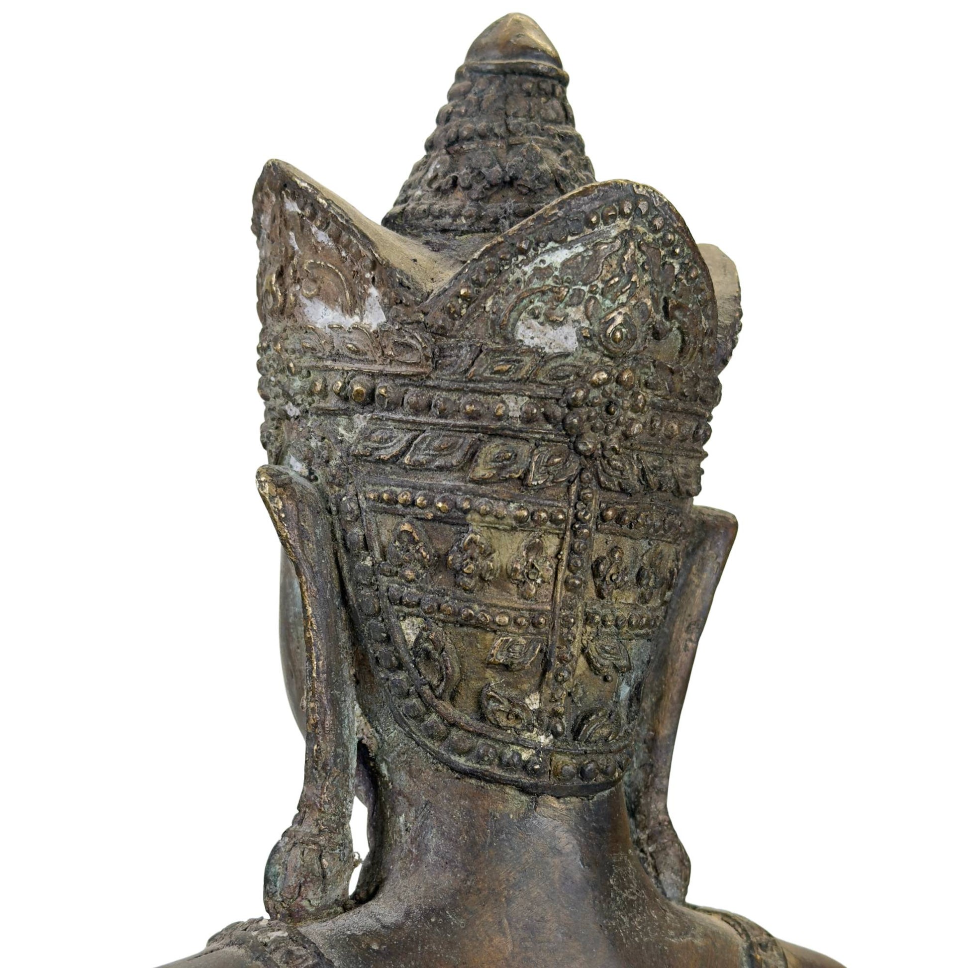 Onderzijde van antieke bronzen Boeddha met originele gietkernresten