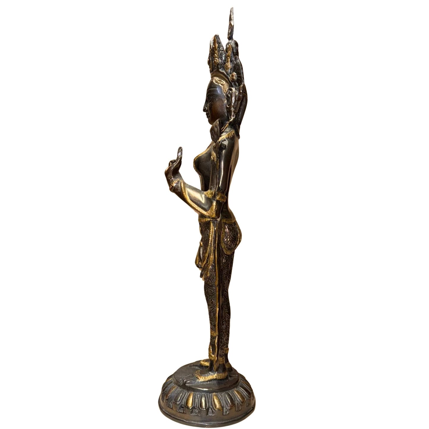 Oude Tara godin van brons met diepe patina en traditionele Himalaya vormgeving