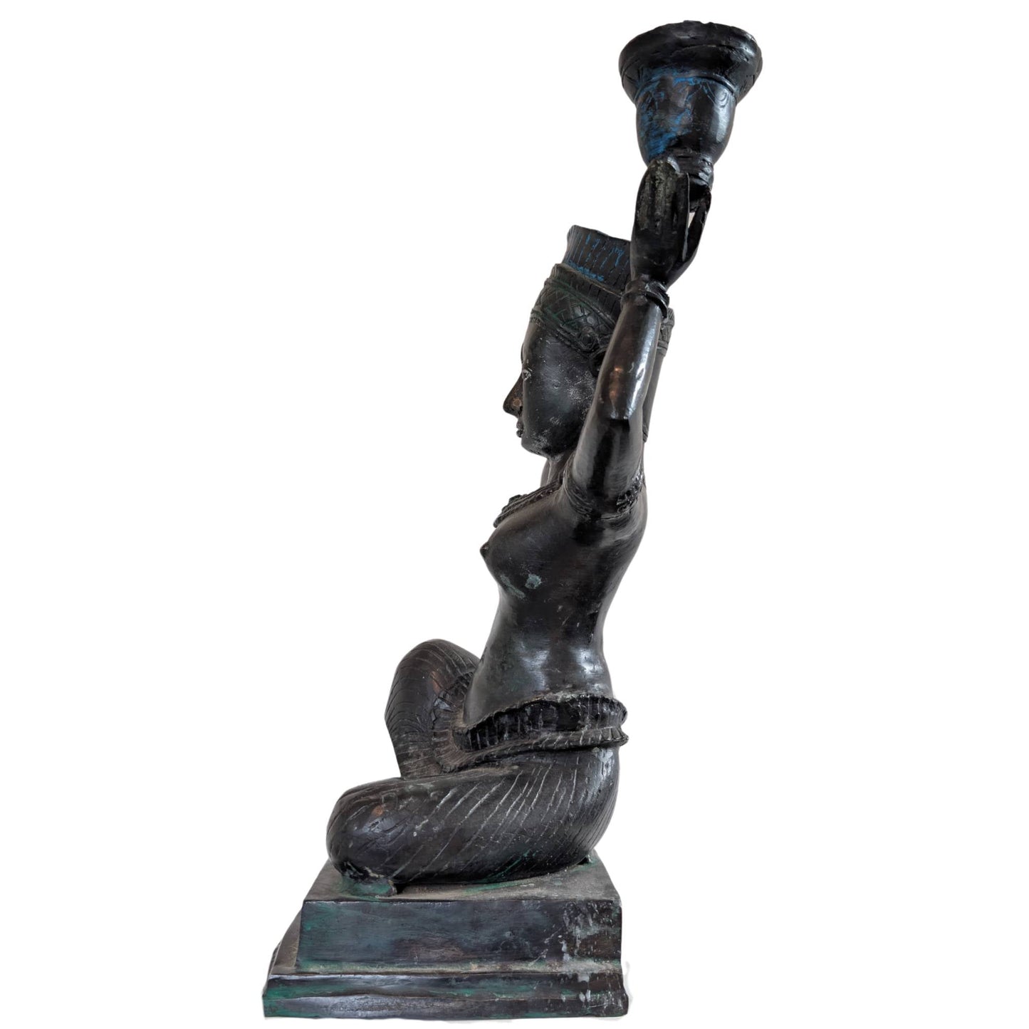 Profiel van een Indiase Yakshi bronzen kandelaar
