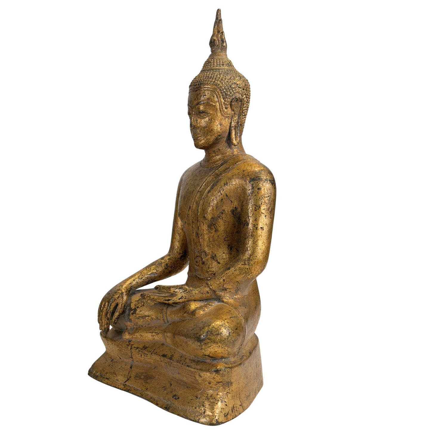 Boeddha in Rattanakosin-stijl vervaardigd via traditionele verloren-was-methode
