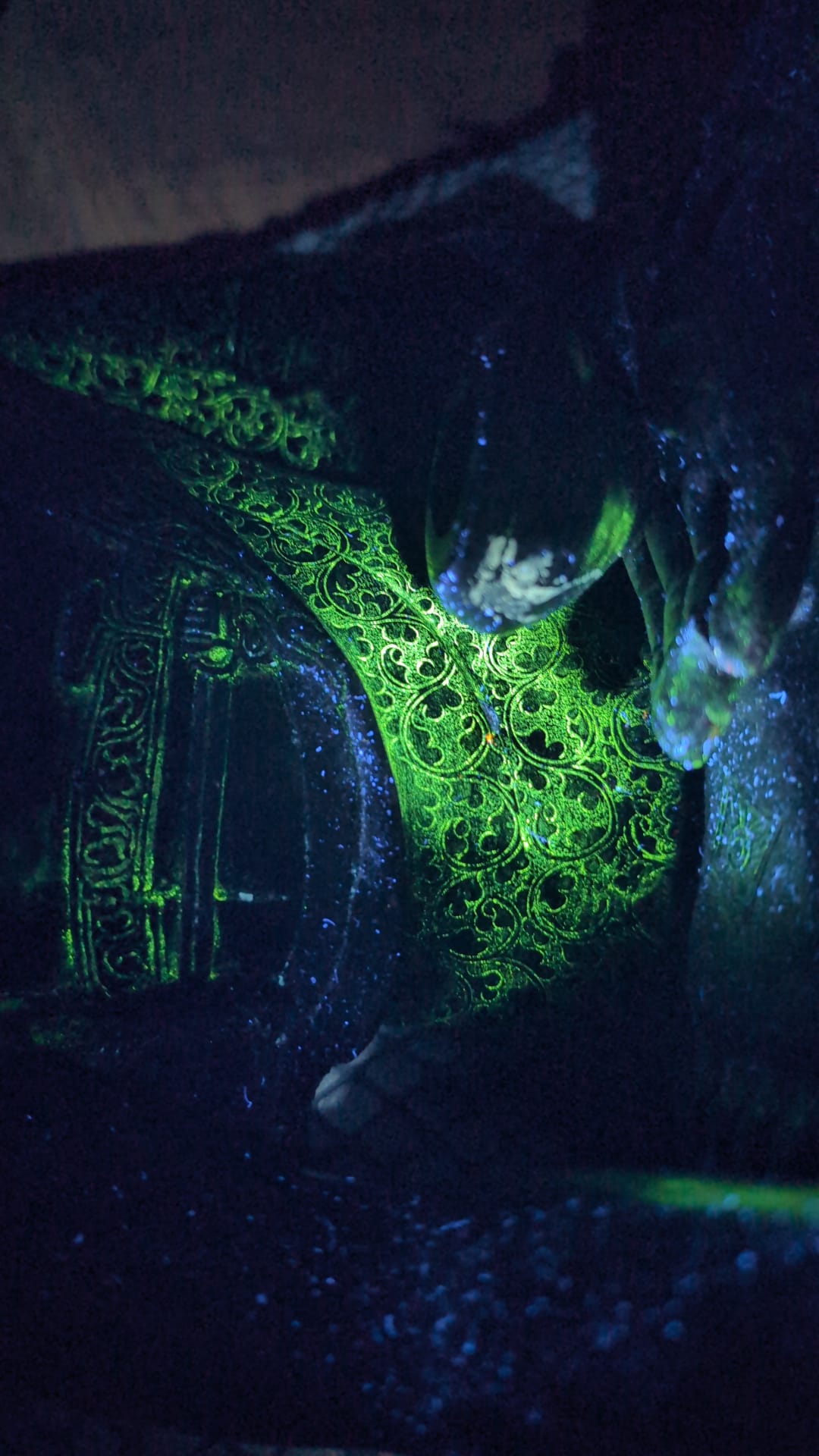 Rituele harsen UV fluorescentie test organisch materiaal historisch boeddhisme.