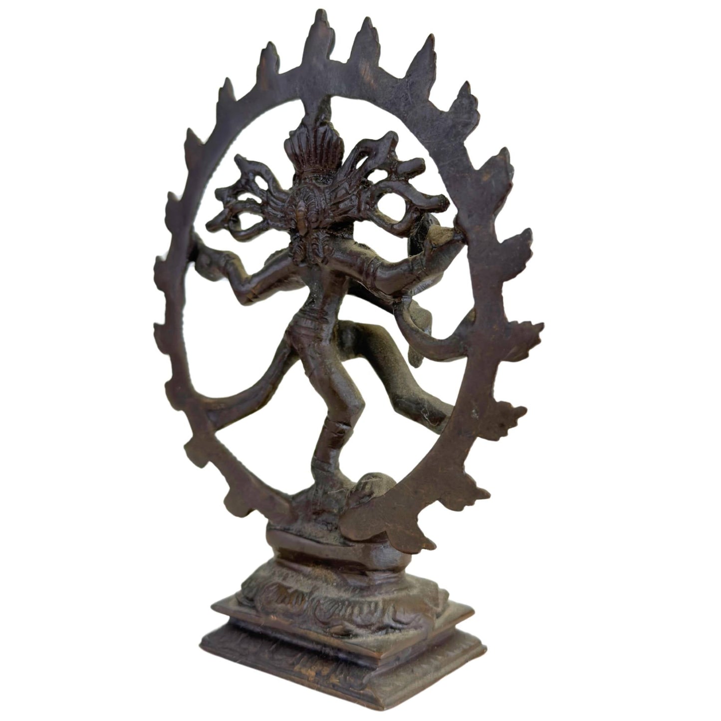 Shiva Nataraja beeldje met kosmische dans als symbool van transformatie en vernieuwing