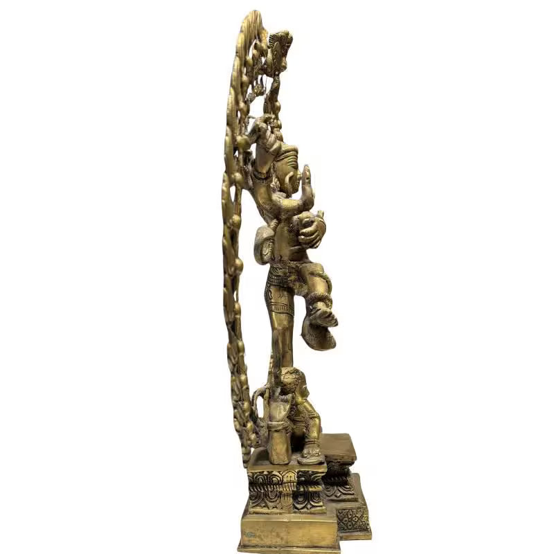 shiva nataraja brons detail voet op apasmara demon symboliek
