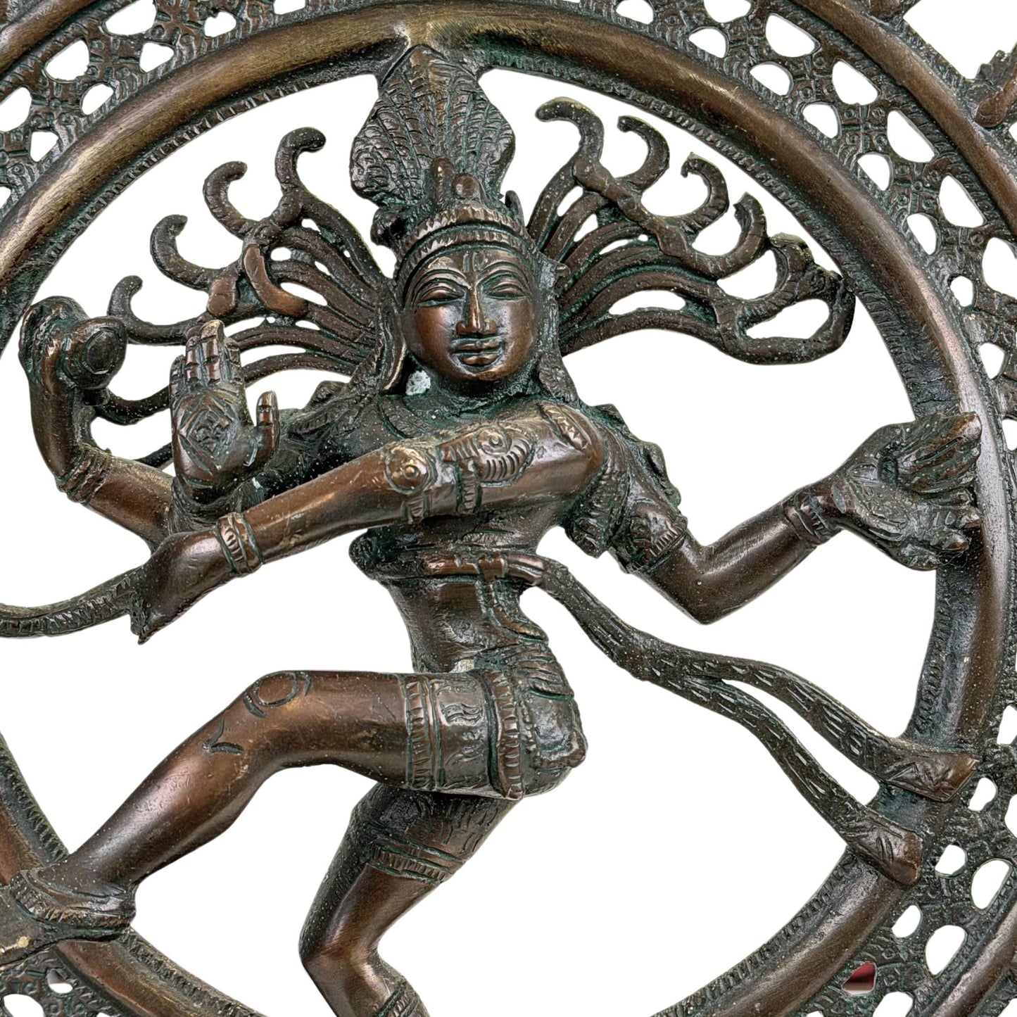 Antiek bronzen Shiva Nataraja met opengewerkte vlammenring, tempelpatina en klassieke danshouding
