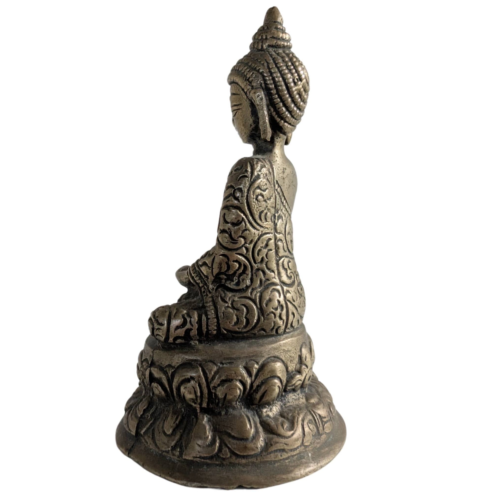 Klein spiritueel Boeddha beeldje geschikt voor altaar of meditatiehoek.