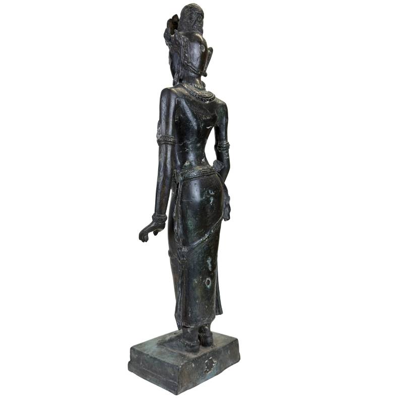 spiritueel bronzen beeld uit aziatische kunst met rustige uitstraling