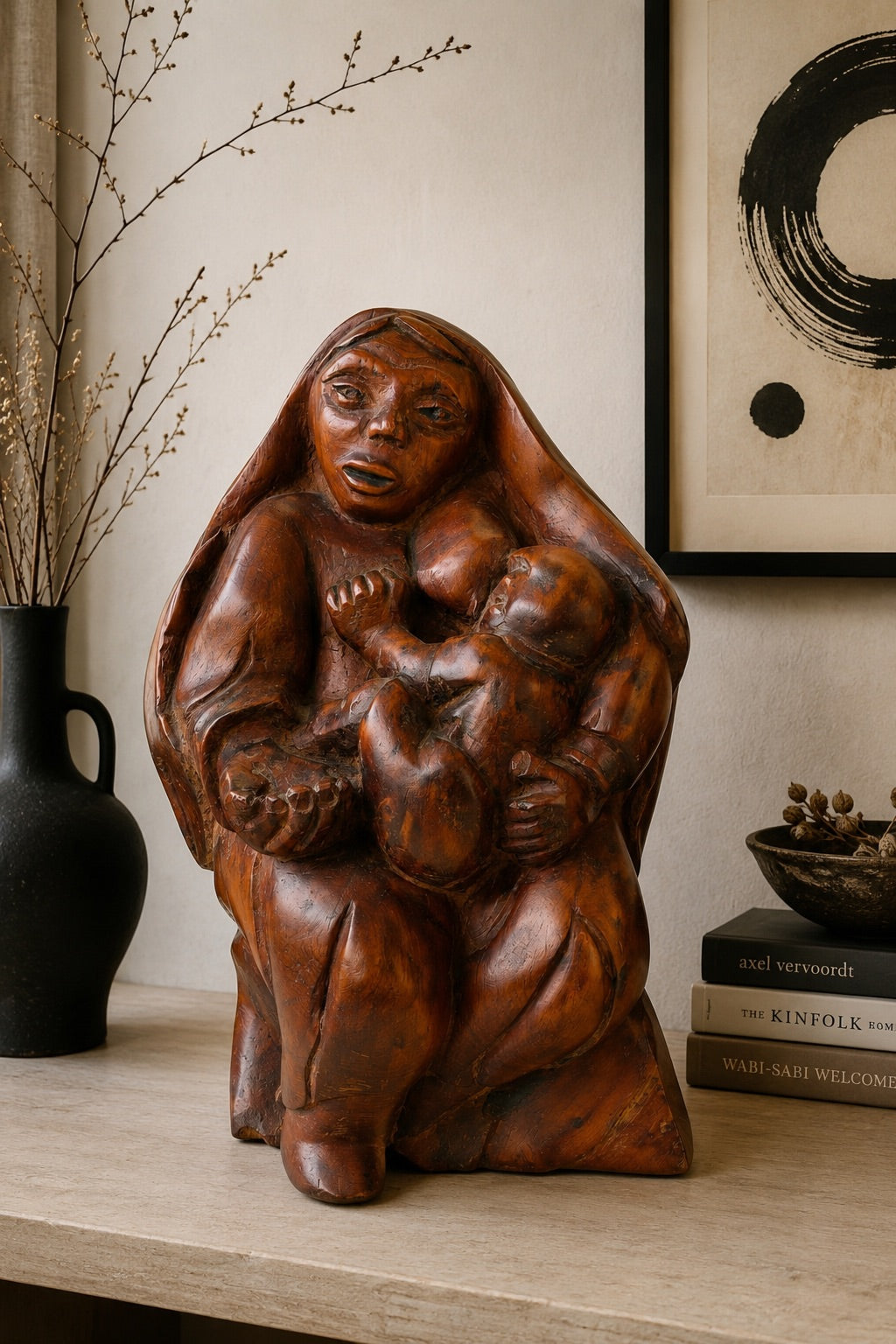 Spiritueel houten Madonna beeld met krachtige uitstraling