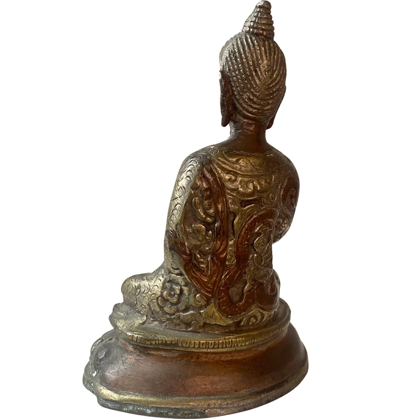 Close-up van de Bhumisparsha Mudra met authentieke vergulding.