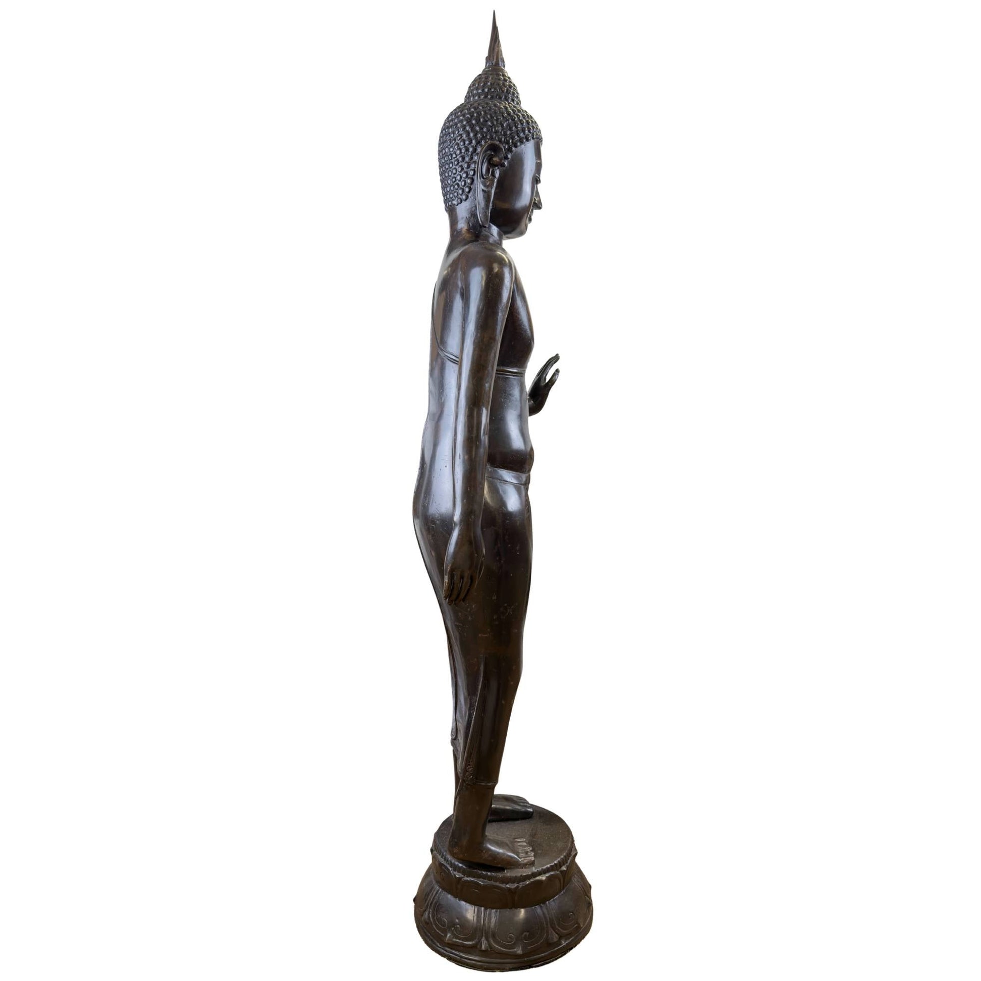 Staande bronzen Boeddha met Abhaya Mudra gebaar