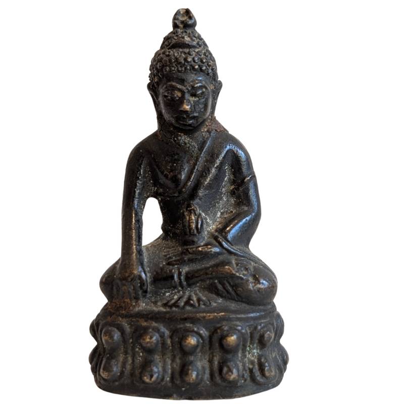 Front view of the small Thai bronze Buddha in Bhumisparsha Mudra on a lotus base