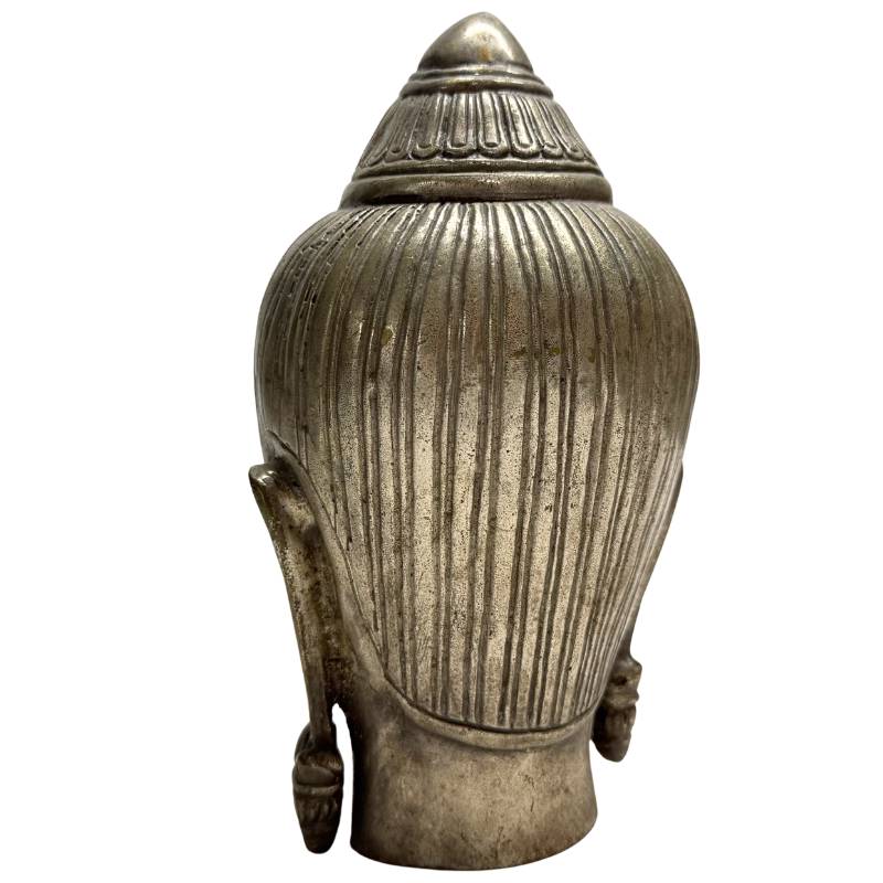 Handgemaakt Thais Boeddha hoofd sculptuur met authentieke vintage patina, exclusieve oosterse antiquiteiten en tempelkunst.