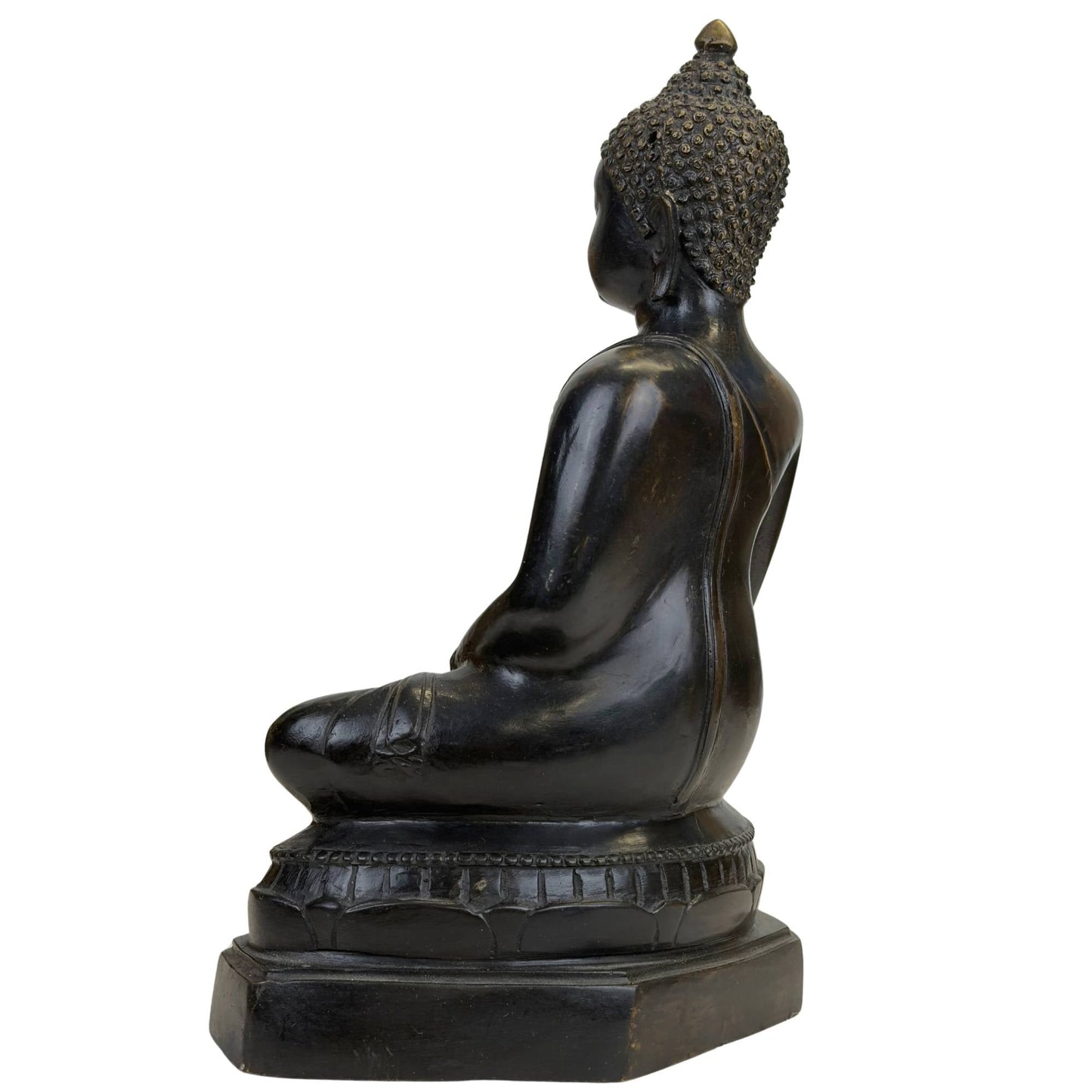 Thaise Boeddha in de aarde-aanrakende Bhumisparsha houding