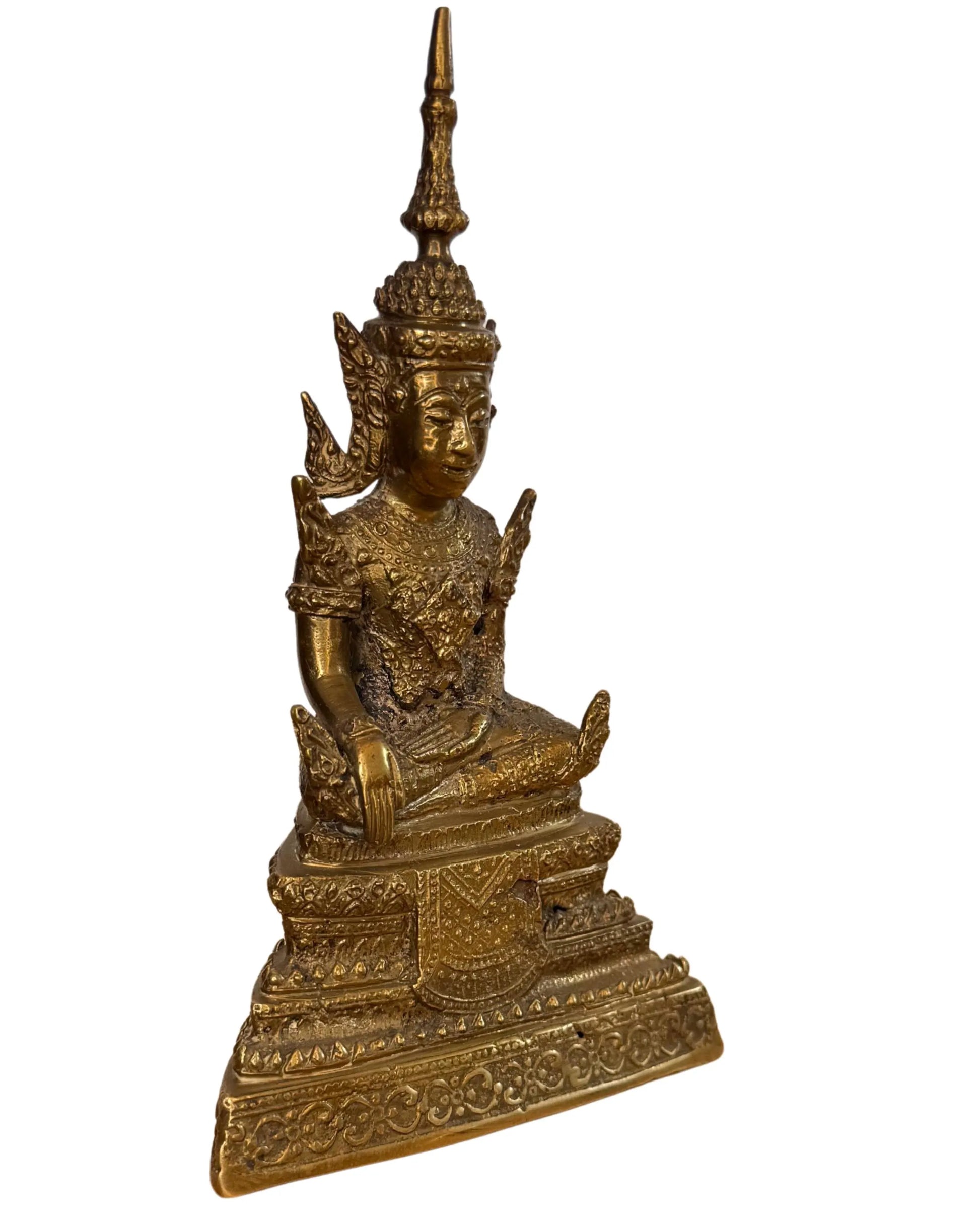 Detail kroon en ornamenten Thaise Boeddha brons verfijnde afwerking