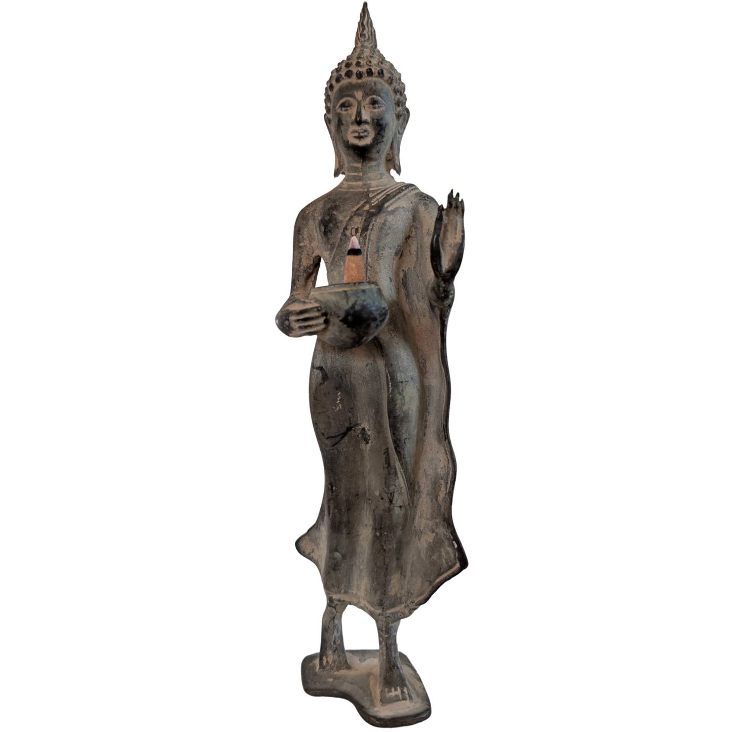 Vooraanzicht van een 29 cm hoge Thaise bronzen Boeddha die een almoezenschaal draagt.