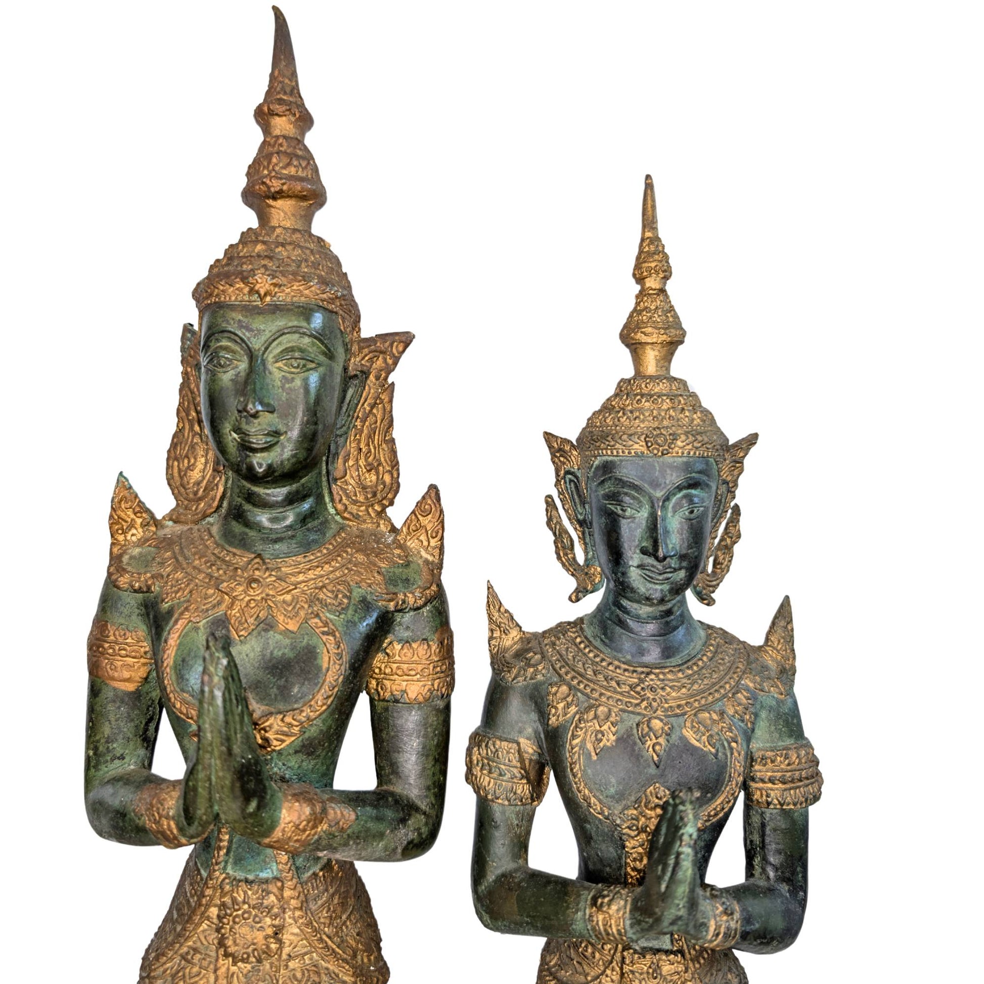 Thaise tempelbeelden van brons in Anjali mudra gebedshouding