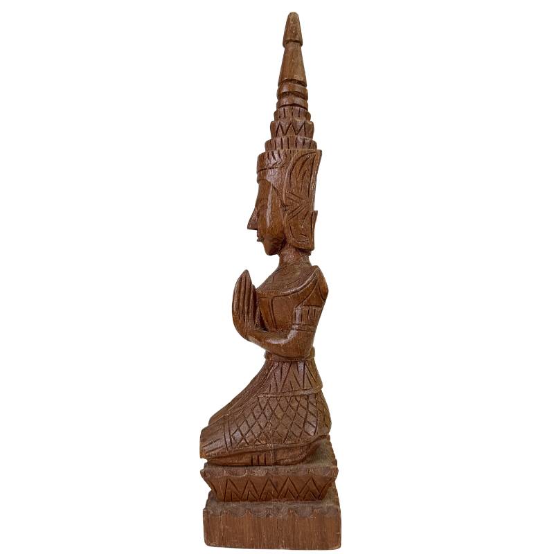 Thepanom beeld hout Thailand in klassieke stijl