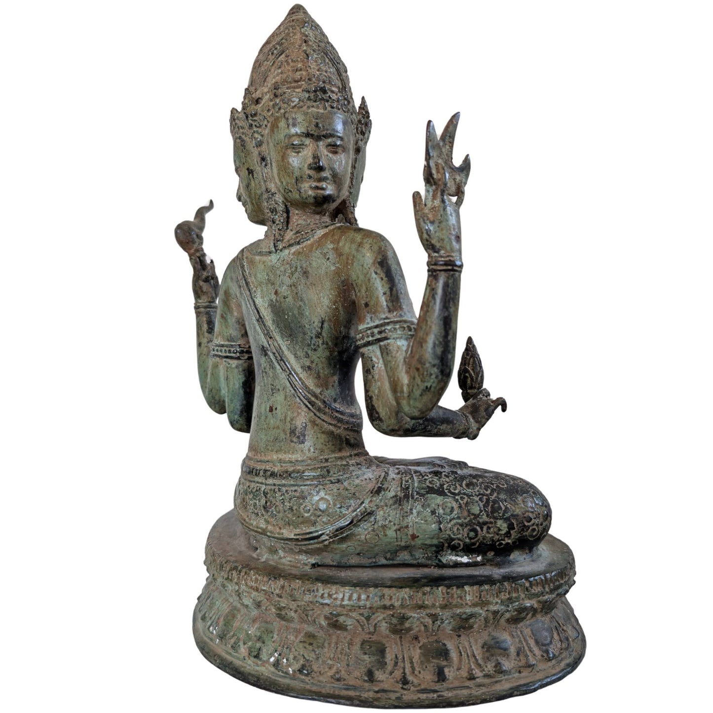 Achterkant Trimukha Maheshvara met authentieke kledingmotieven
