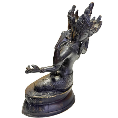 Ushnishavijaya godin op lotusbasis van brons met oude bronskleurige afwerking